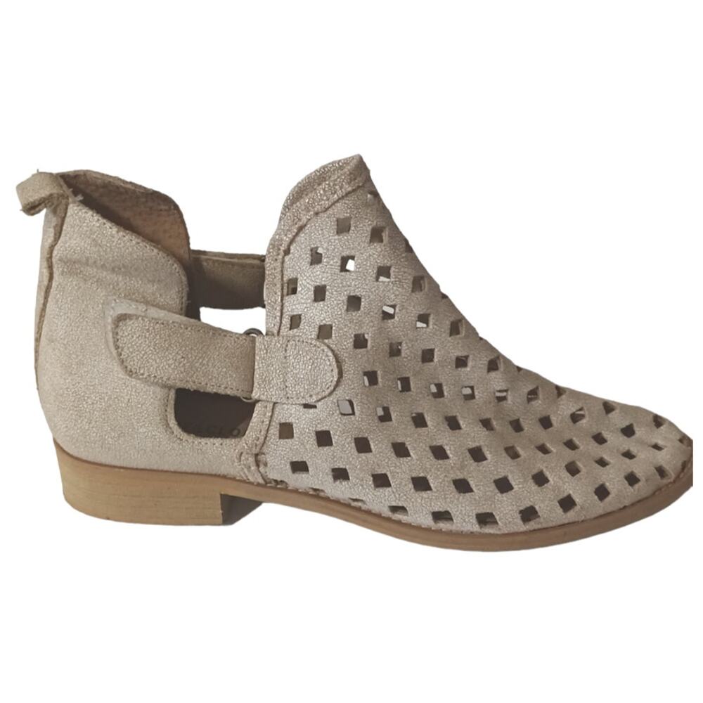 Musse & Cloud Caila  Suede Perforated Booties Gray Womens 9